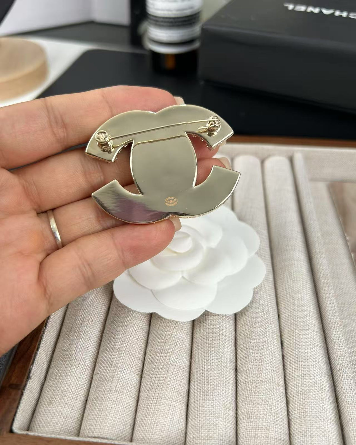 [Stars Jewelry]Pink Resin Classic Brooch 5cm