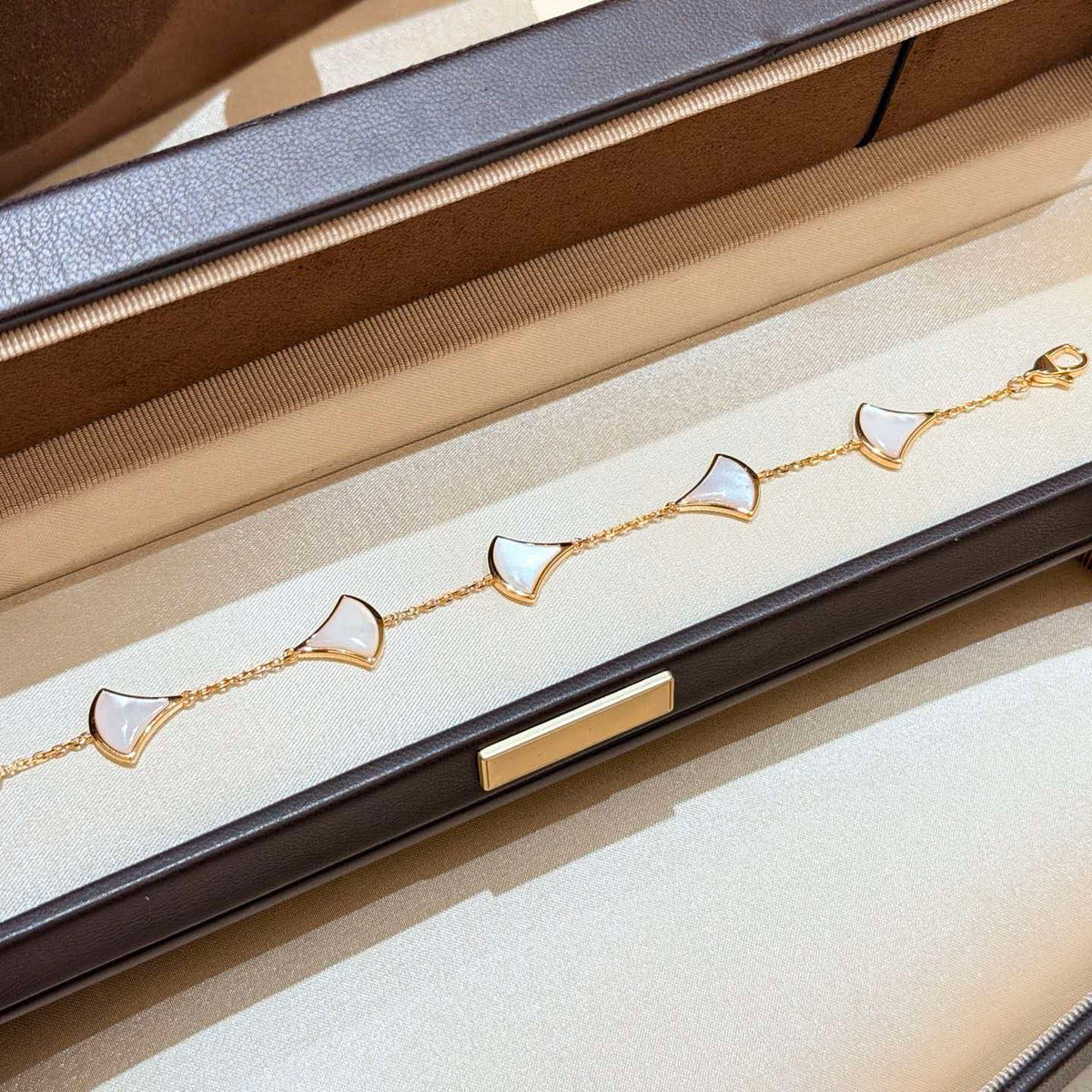 [Stars Jewelry]5-Motif White Mother-of-Pearl Bracelet