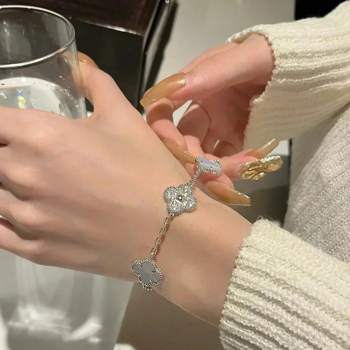 [Stars Jewelry] CLOVER 5 MOTIF PURPLE CHALCEDONY BRACELET COLLECTION